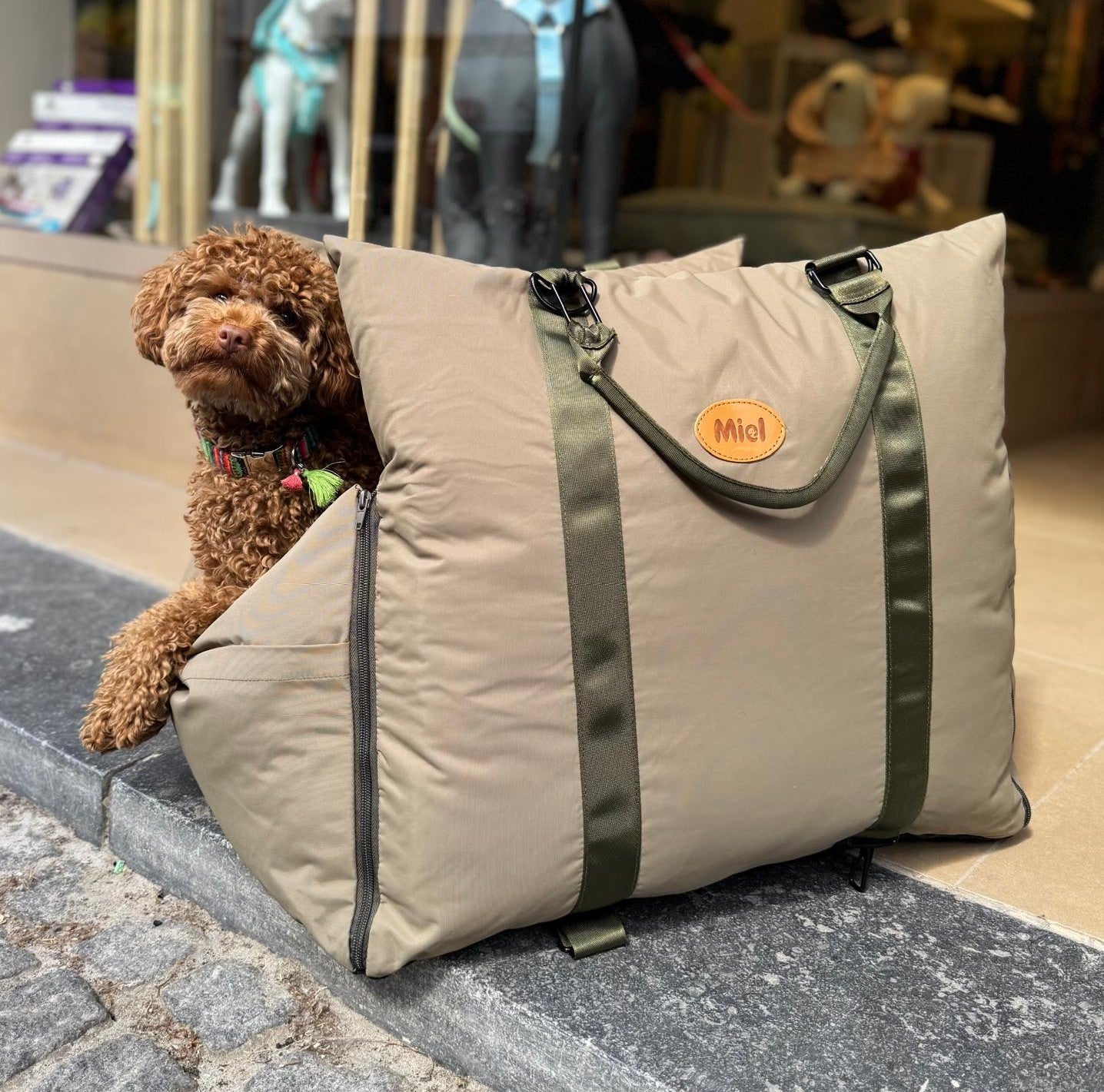 Luxury Dog Car Seat Olive - MIEL